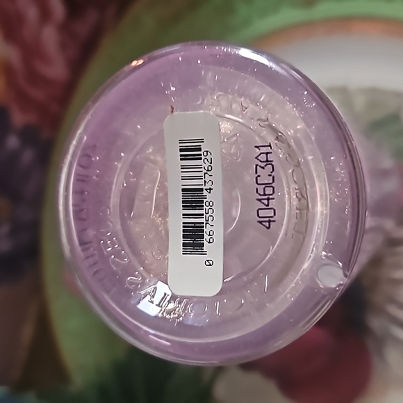 Traded NIB Victoria's Secret Lovespell Shimmer Body Mist 8.4 fl oz - Picture 7 of 10